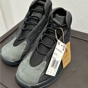 Kids Yeezy QNTM Shoes